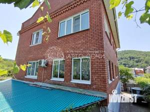 Дом 286м², 3-этажный, участок 10 сот.  