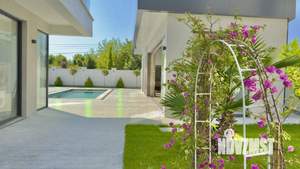 Дом 320м², 3-этажный, участок 5 сот.  