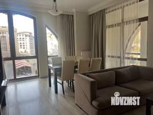 Таунхаус 450м², 3-этажный, участок 5 сот.  