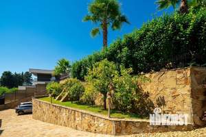 Дом 370м², 2-этажный, участок 12 сот.  