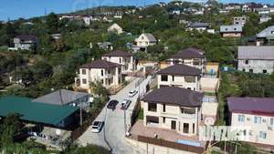 Дом 220м&sup2;, 2-этажный, участок 4 сот.  