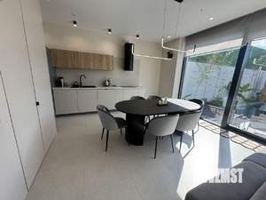 Коттедж 268м&sup2;, 2-этажный, участок 8 сот.  