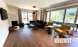 Дом 246м², 3-этажный, участок 6 сот.  