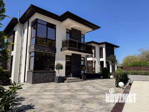 Дом 235м², 3-этажный, участок 7 сот.  