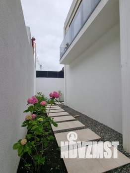 Коттедж 300м², 3-этажный, участок 5 сот.  