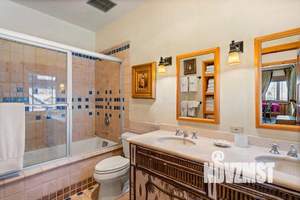 Дом 550м², 2-этажный, участок 30 сот.  