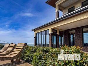 Дом 200м², 2-этажный, участок 5 сот.  