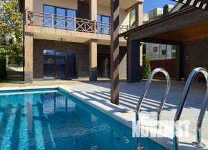 Коттедж 202м², 3-этажный, участок 4 сот.  