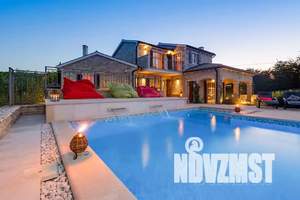 Коттедж 390м², 2-этажный, участок 10 сот.  