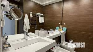 Дом 650м&sup2;, 3-этажный, участок 7 сот.  