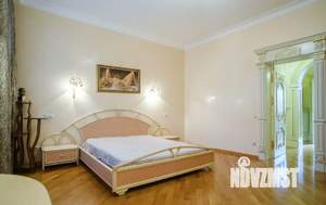 Дом 300м², 2-этажный, участок 6 сот.  