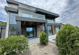 Дом 275м², 2-этажный, участок 5 сот.  