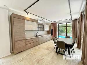 Дом 265м², 2-этажный, участок 7 сот.  