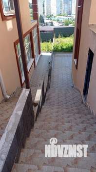 Коттедж 290м², 3-этажный, участок 2 сот.  