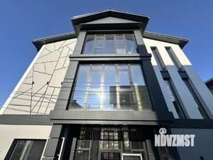 Коттедж 370м², 3-этажный, участок 5 сот.  