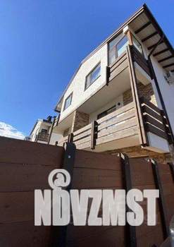 Дом 105м², 3-этажный, участок 3 сот.  