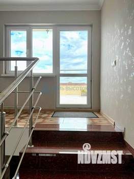 Дом 385м², 3-этажный, участок 8 сот.  