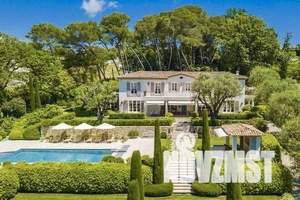 Дом 620м², 2-этажный, участок 30 сот.  