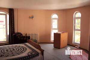 Дом 425м², 3-этажный, участок 6 сот.  