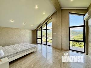 Дом 250м², 3-этажный, участок 10 сот.  
