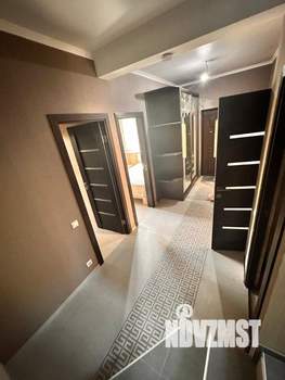 Коттедж 210м², 2-этажный, участок 5 сот.  