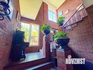 Коттедж 240м², 2-этажный, участок 7 сот.  