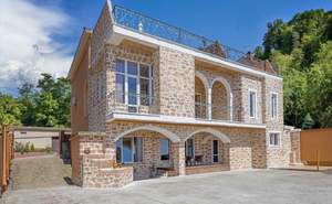 Дом 570м², 3-этажный, участок 5 сот.  