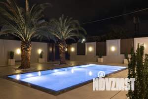 Дом 285м², 2-этажный, участок 6 сот.  