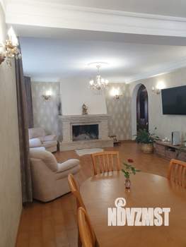 Дом 470м², 3-этажный, участок 12 сот.  