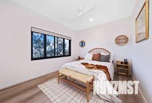 Коттедж 120м², 2-этажный, участок 10 сот.  