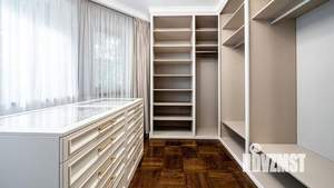 Дом 450м², 3-этажный, участок 15 сот.  