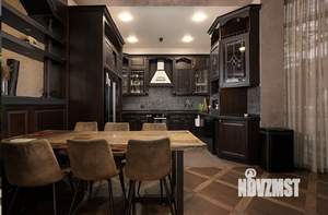 Дом 582м&sup2;, 3-этажный, участок 5 сот.  