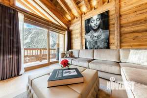 Дом 370м², 3-этажный, участок 10 сот.  