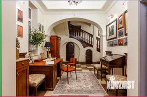 Дом 200м&sup2;, 3-этажный, участок 6 сот.  