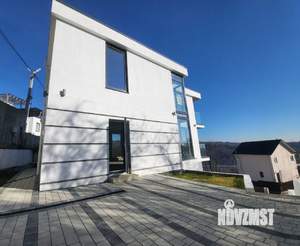 Коттедж 190м², 3-этажный, участок 4 сот.  