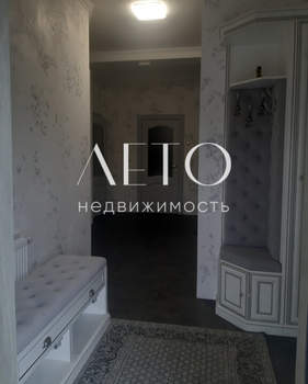 Дом 293м&sup2;, 3-этажный, участок 12 сот.  