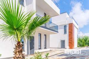 Коттедж 192м², 2-этажный, участок 4 сот.  