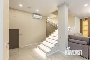 Дом 205м², 2-этажный, участок 6 сот.  