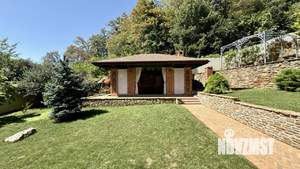 Дом 360м&sup2;, 4-этажный, участок 10 сот.  