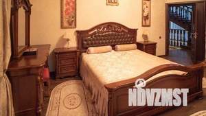 Дом 321м², 3-этажный, участок 12 сот.  