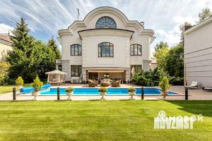 Дом 500м², 3-этажный, участок 25 сот.  