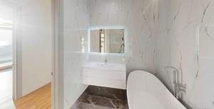 Дом 264м², 2-этажный, участок 5 сот.  