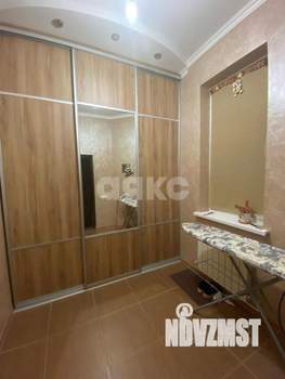 Дом 280м², 3-этажный, участок 6 сот.  