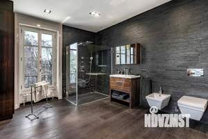 Дом 450м², 3-этажный, участок 18 сот.  