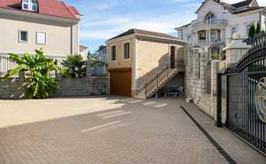 Дом 550м², 3-этажный, участок 15 сот.  