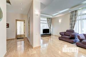 Дом 230м², 3-этажный, участок 4 сот.  