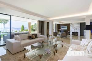 Дом 950м², 3-этажный, участок 80 сот.  