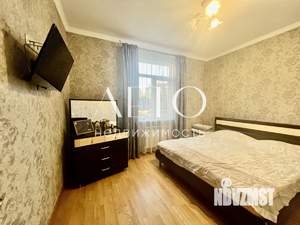 Дом 260м², 3-этажный, участок 8 сот.  