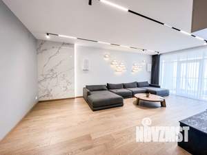 Коттедж 560м², 3-этажный, участок 7 сот.  