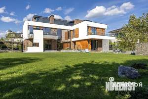 Дом 350м², 2-этажный, участок 12 сот.  